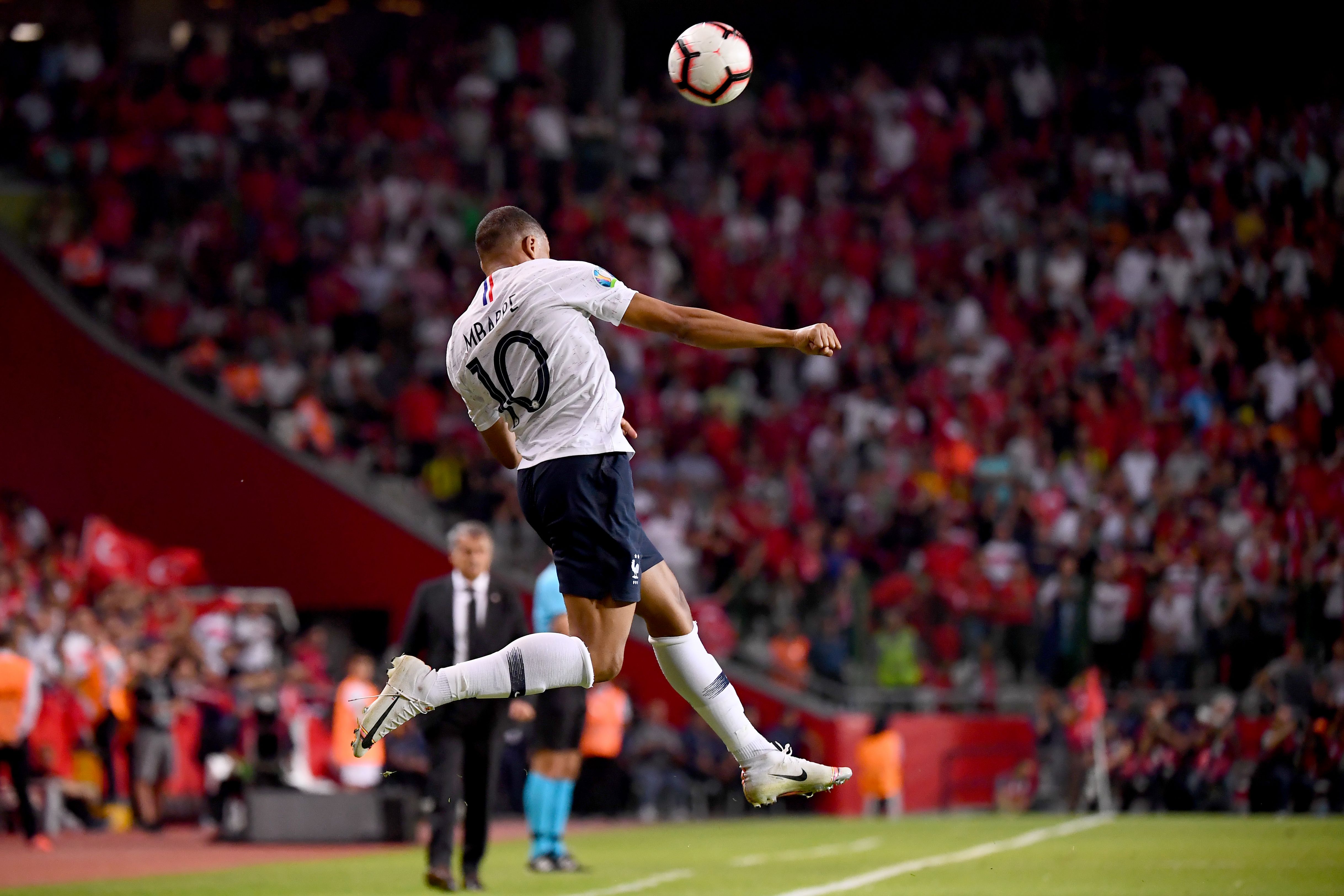 而贝利的加 而贝利的加